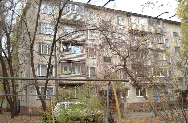 Реновация или депортация: ЗакС Петербурга принял скандальный закон о расселении «хрущевок»