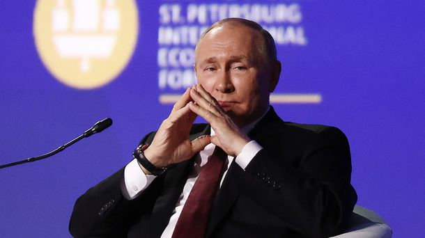 Путин ввел оплату по внешнему долгу РФ в рублях