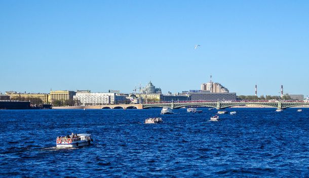 Технологическая разводка мостов завершается в Петербурге