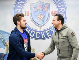 Дмитрий Николаев подписал новый контракт с ХК СКА