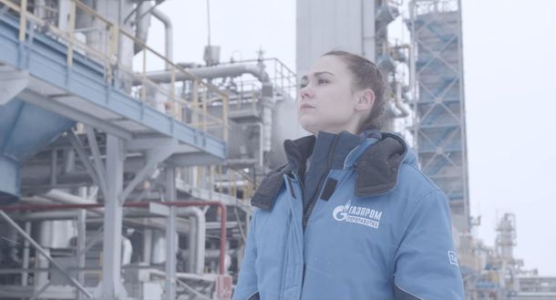 В «Газпром переработке» сняли фильм о сотруднике лаборатории