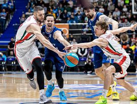 Баскетболисты «Зенита» упустили победу на последних секундах матча