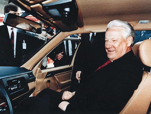Автоэксперты посчитали завышенной стоимость бронированного лимузина, на котором, предположительно, передвигался Борис Ельцин