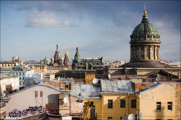 Безопасный экстрим. На днях в Петербурге запустили первую легальную экскурсию по крыше.