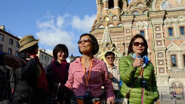 Чем сильнее рубль, тем меньше иностранных туристов