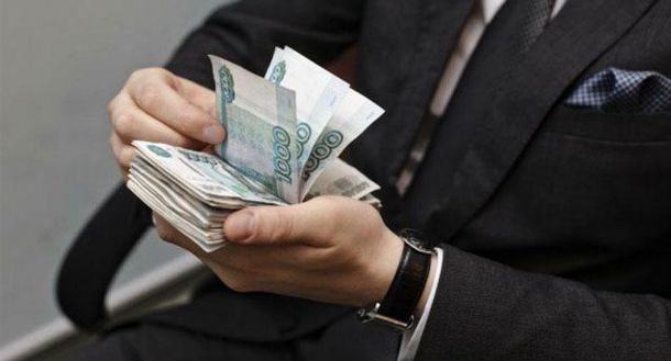 Самый богатый депутат Петербурга заработал в 45 раз больше самого состоятельно вице-губернатора : 775 млн рублей за прошедший год