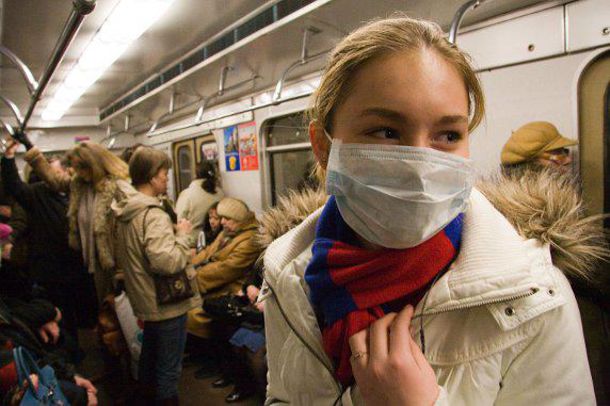 В аптеках Петербурга скупили все медицинские маски