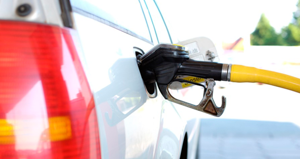 В январе автомобилистов ждет новый скачок цен на бензин