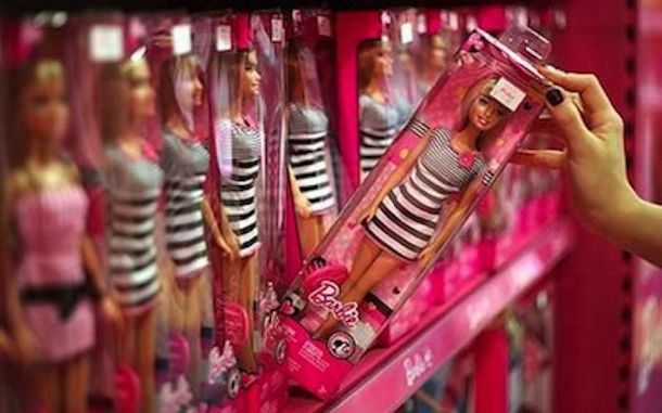 Внешний вид куклы Barbie стал предметом недетской дискуссии