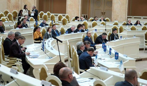 Взять и распустить региональный парламент предложили на сегодняшнем заседании депутаты от «Справедливой России»