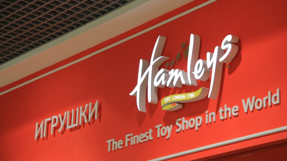 Магазины игрушек Hamleys в РФ сменят название на «Винни» - Business FM  Санкт-Петербург