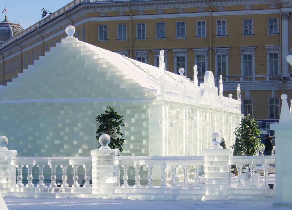 Петербург лидирует по числу желающих посетить его в новогодние каникулы