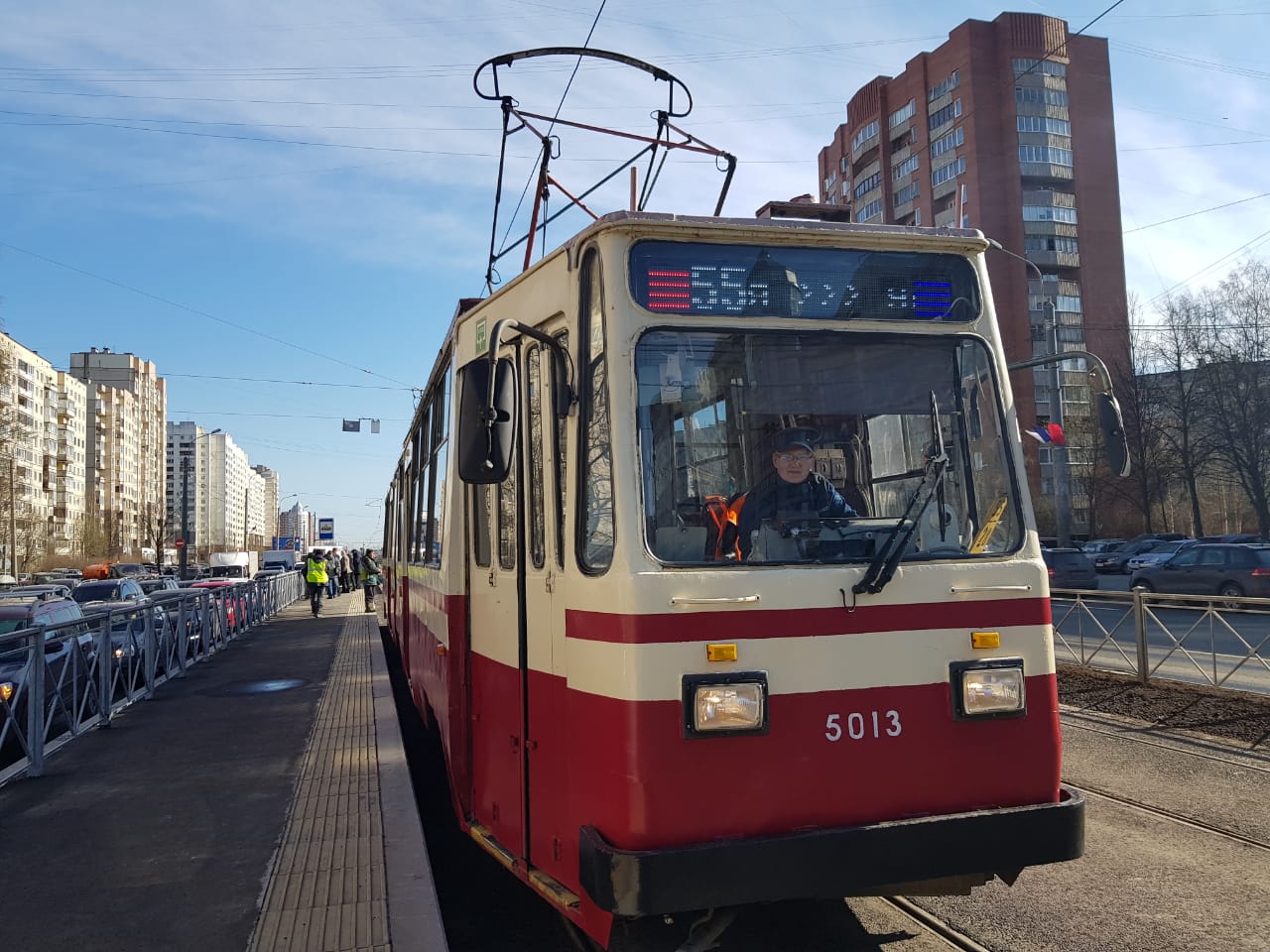 В Петербурге установили первую камеру для фиксации нарушений на трамвайных путях