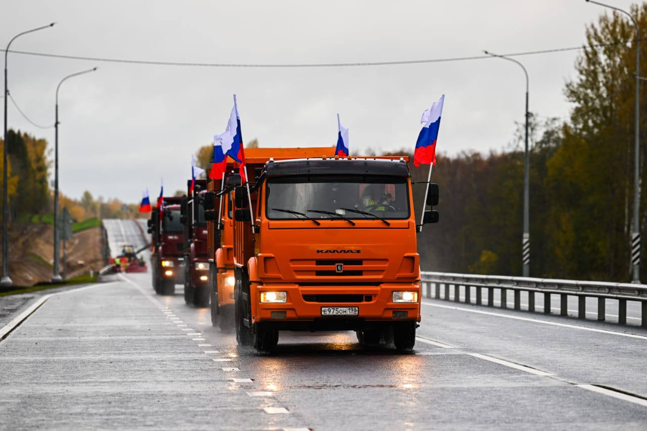 На въезде в Ленобласть одну из самых загруженных трасс расширили в два раза