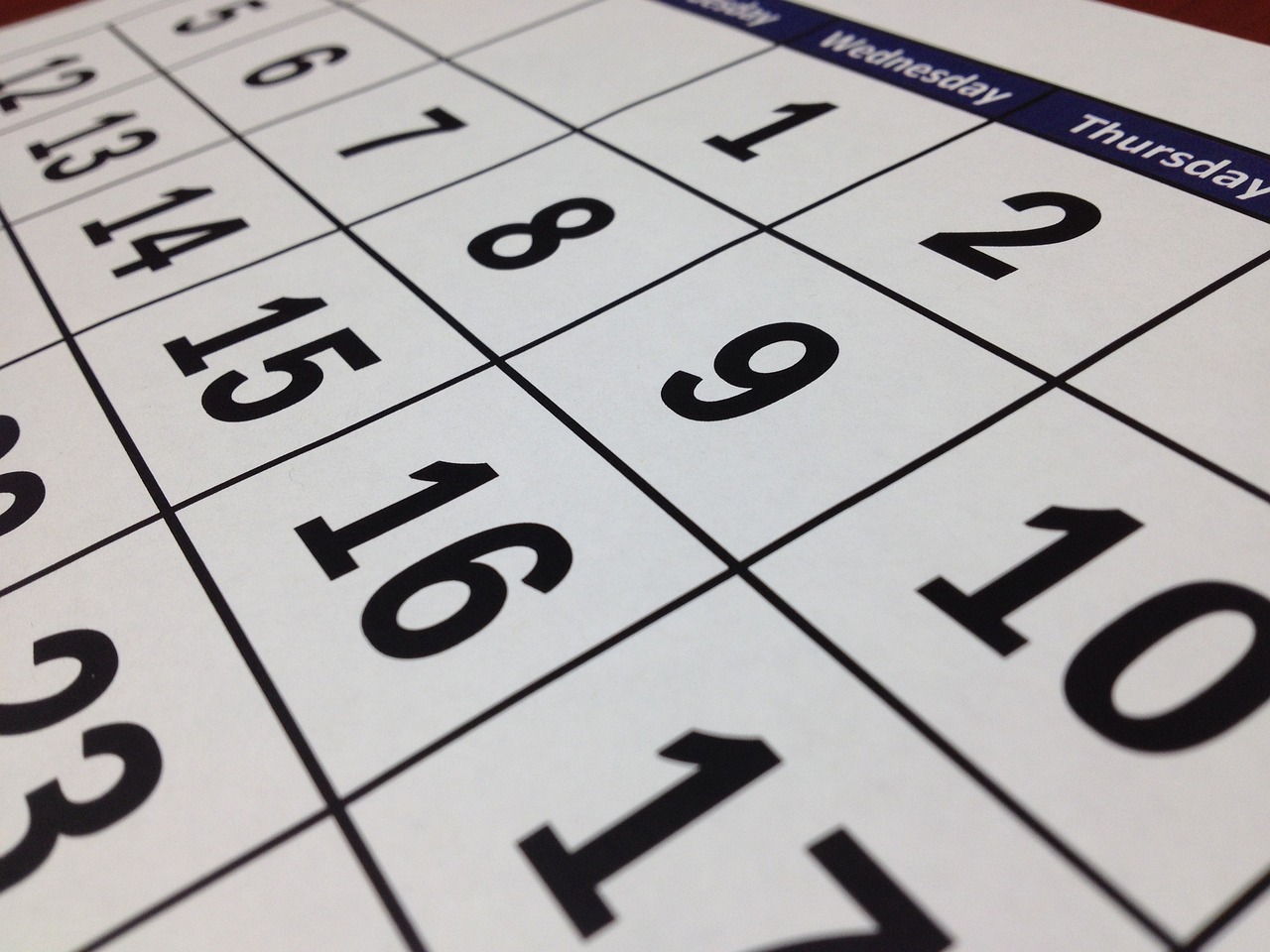 Минтруд опубликовал календарь выходных и праздничных дней на 2025 год