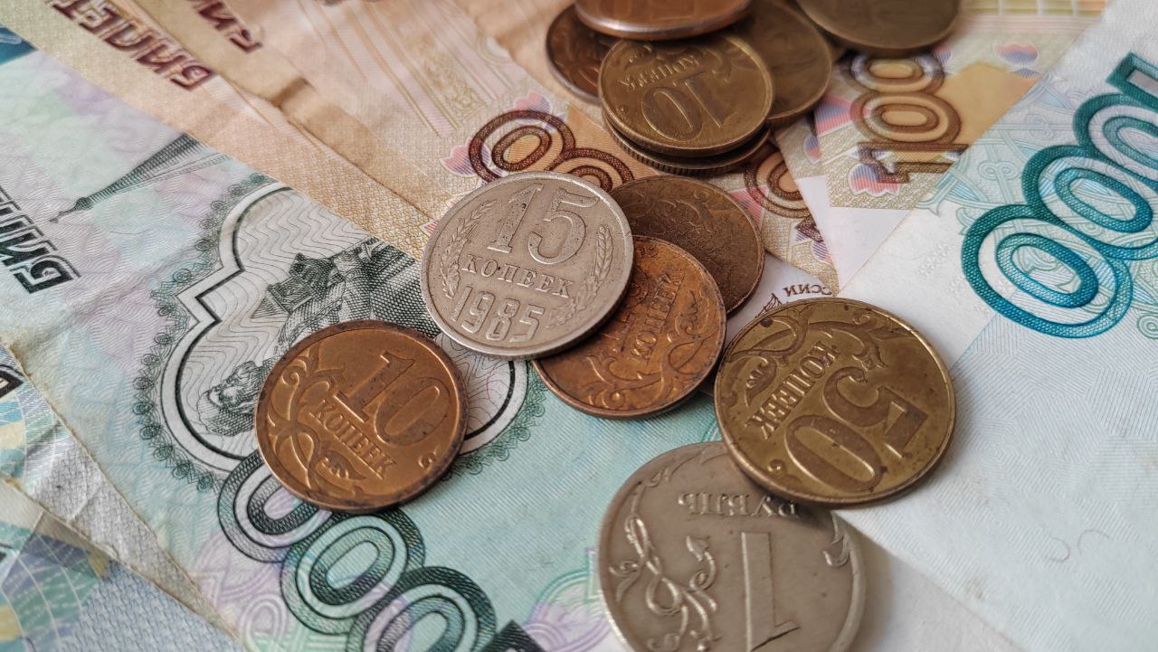 В Ленобласти ожидают рост номинальной зарплаты до 98,8 тыс. руб. к 2027 году