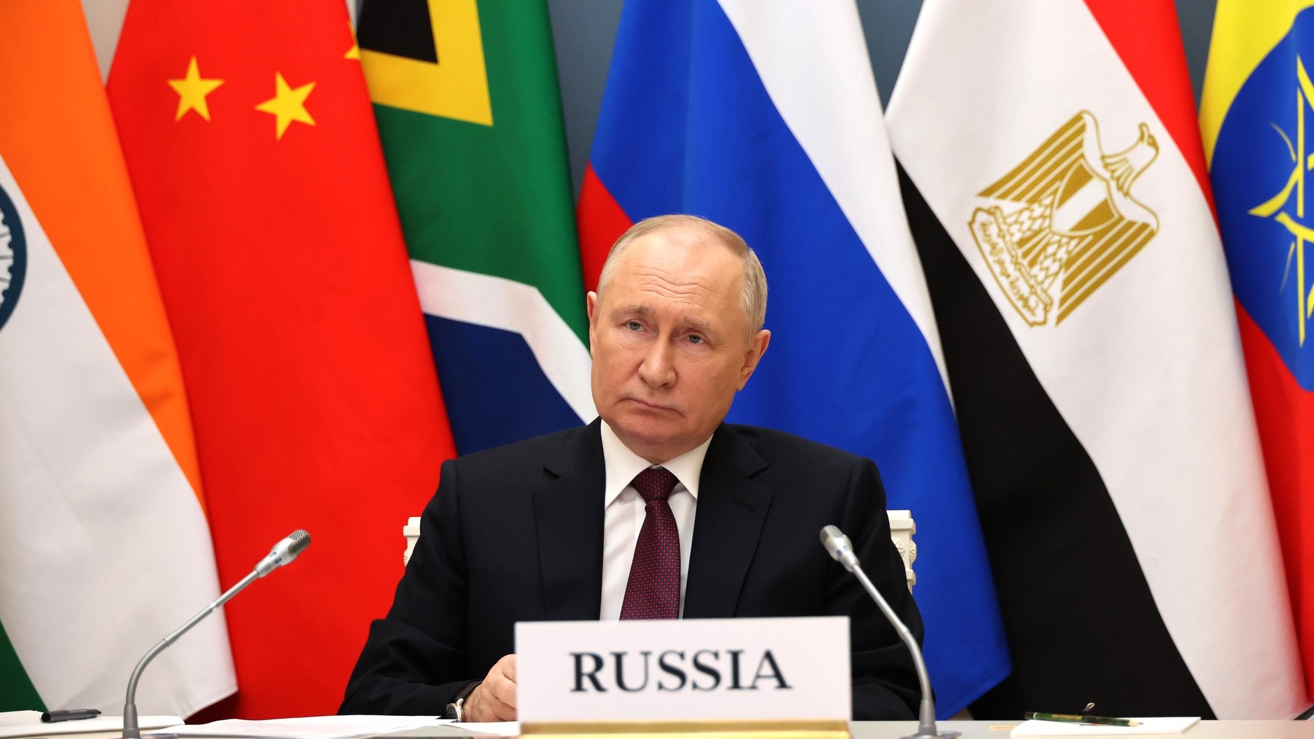 Путин примет участие в Парламентском форуме БРИКС
