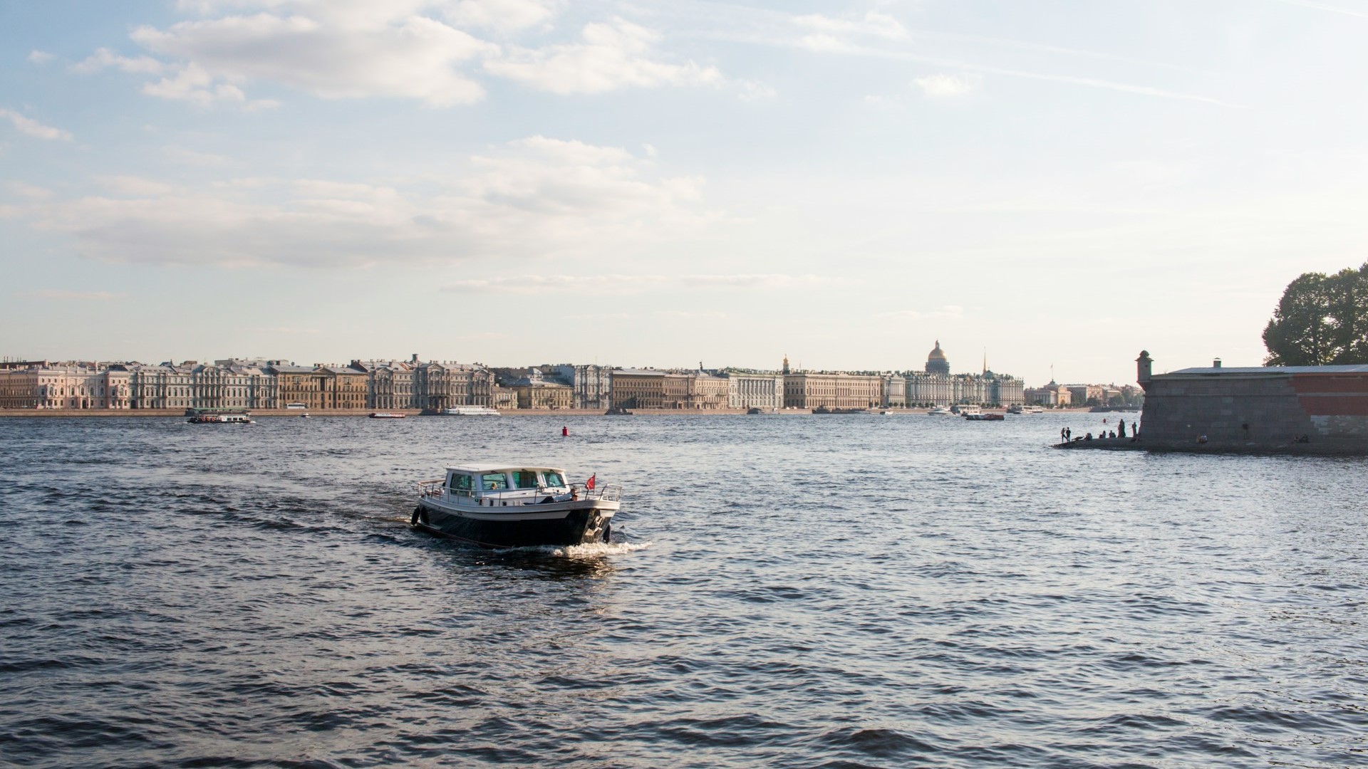 В СПб ограничат движение по рекам и каналам на время Алых парусов — где в  СПб ограничат движение по рекам и каналам на время Алых парусов