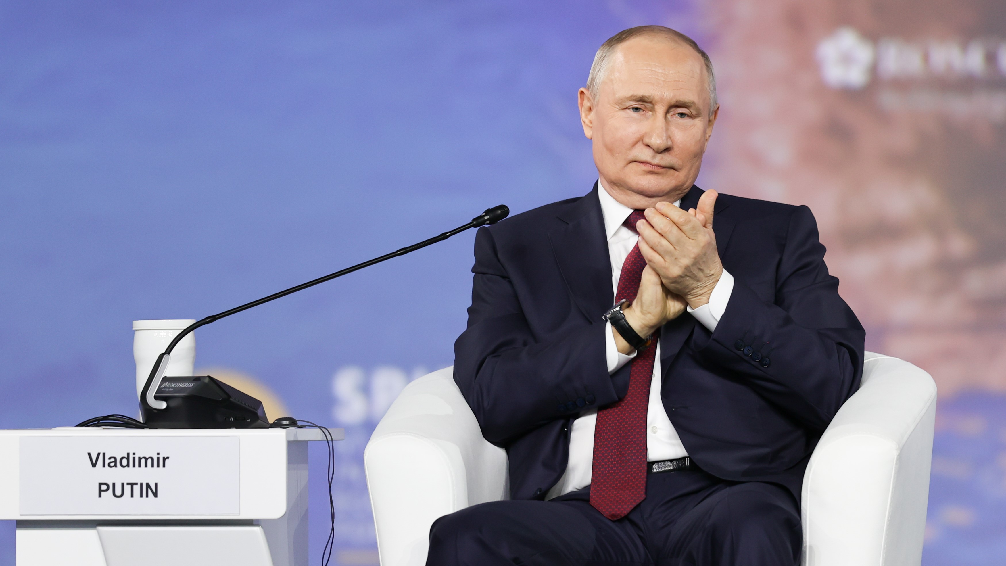 Путин выступит на пленарной сессии ПМЭФ