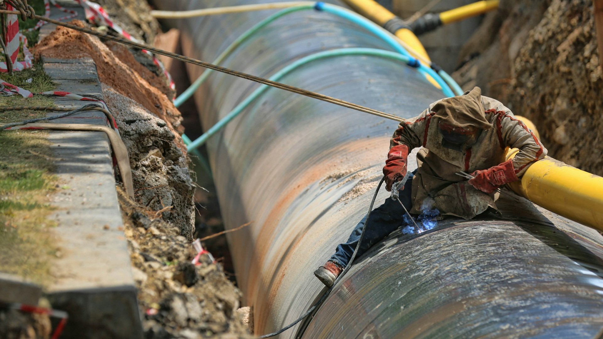 Оператору газопровода BBL запретили вести спор с «Газпром экспортом» за рубежом