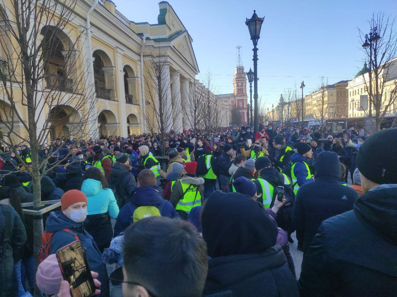 Классика на дворцовой 2024 трансляция. Полицейские в СПБ на Дворцовой. Невское Украина. Украина СПБ.