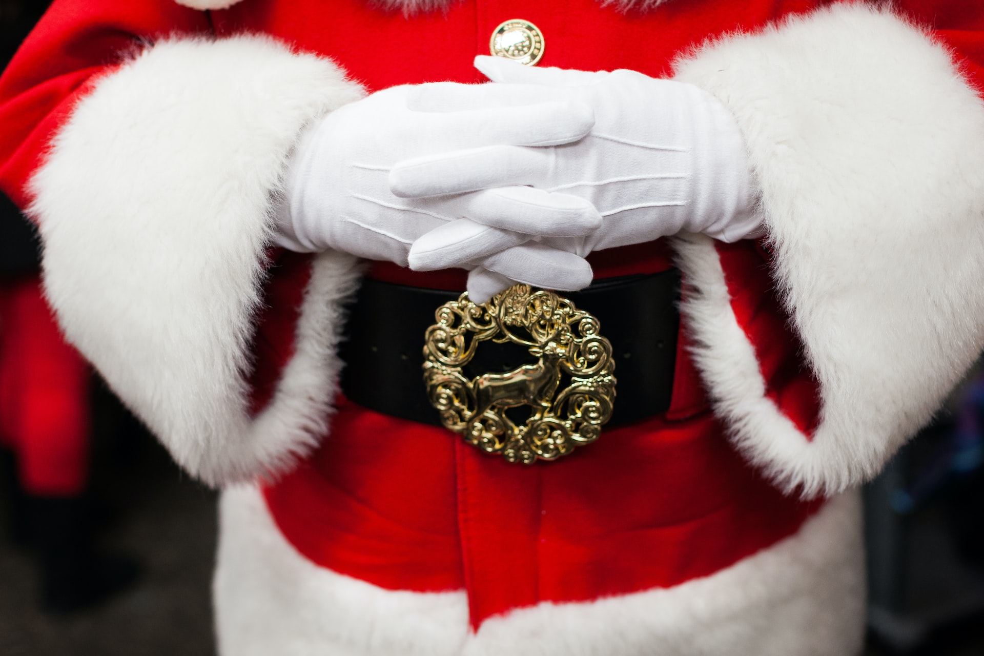 Безопасный Дед Мороз: эксперты рассказали, как избежать проблем при заказе поздравления