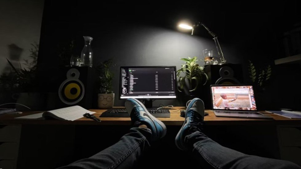 Петербургская молодежь вдвое чаще старших не видит проблемы в отсутствии работы