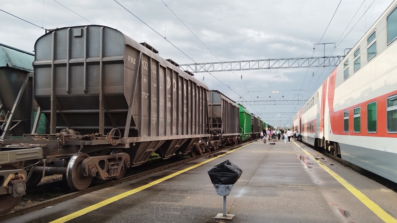 Первый двухэтажный поезд запустили между Петербургом и Брянском