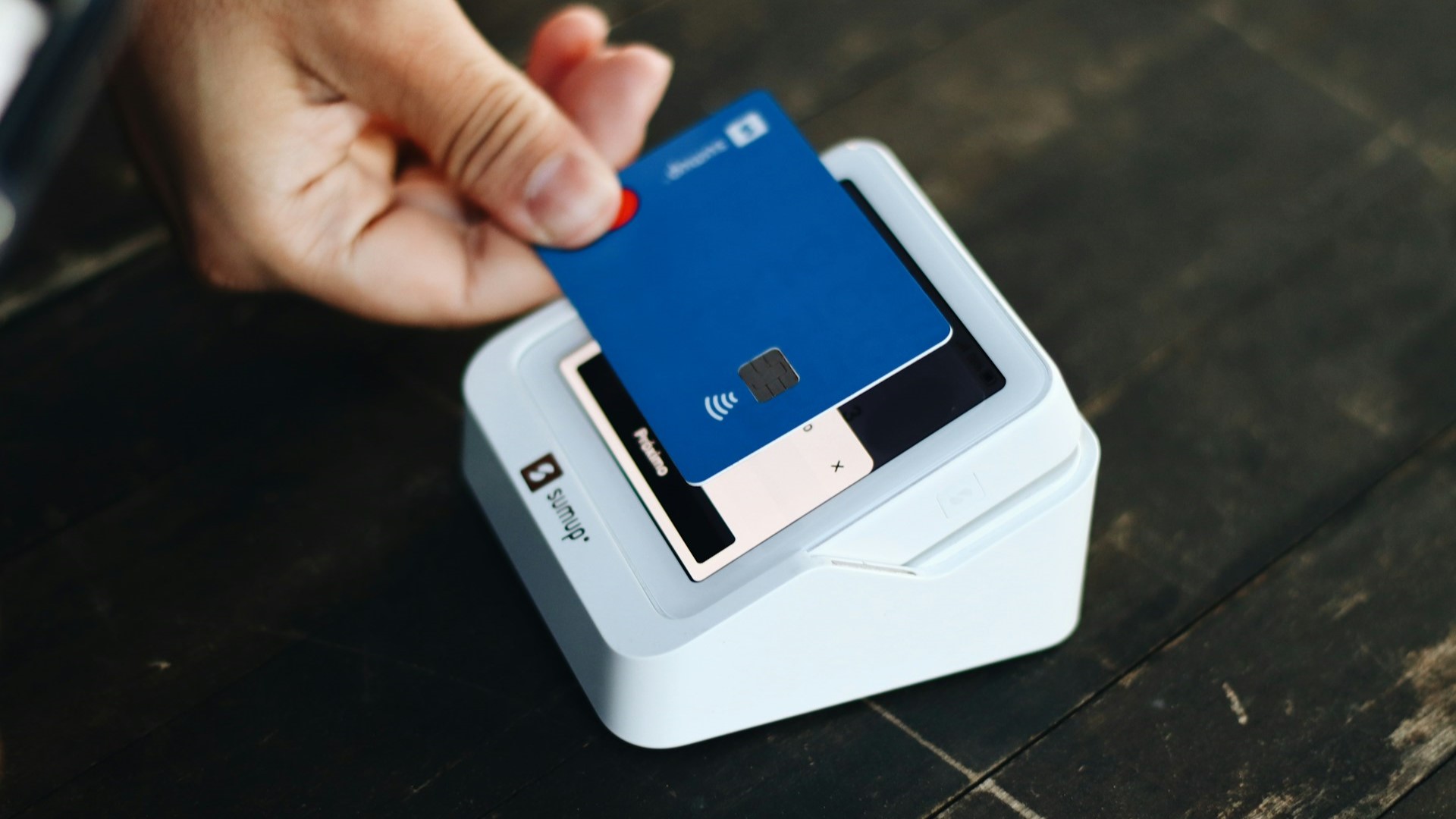 Средний размер POS-кредитов в РФ в марте снизился на 3,5%