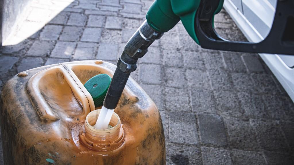 Глава Роснефти Сечин предложил меры для стабилизации ситуации на топливном рынке