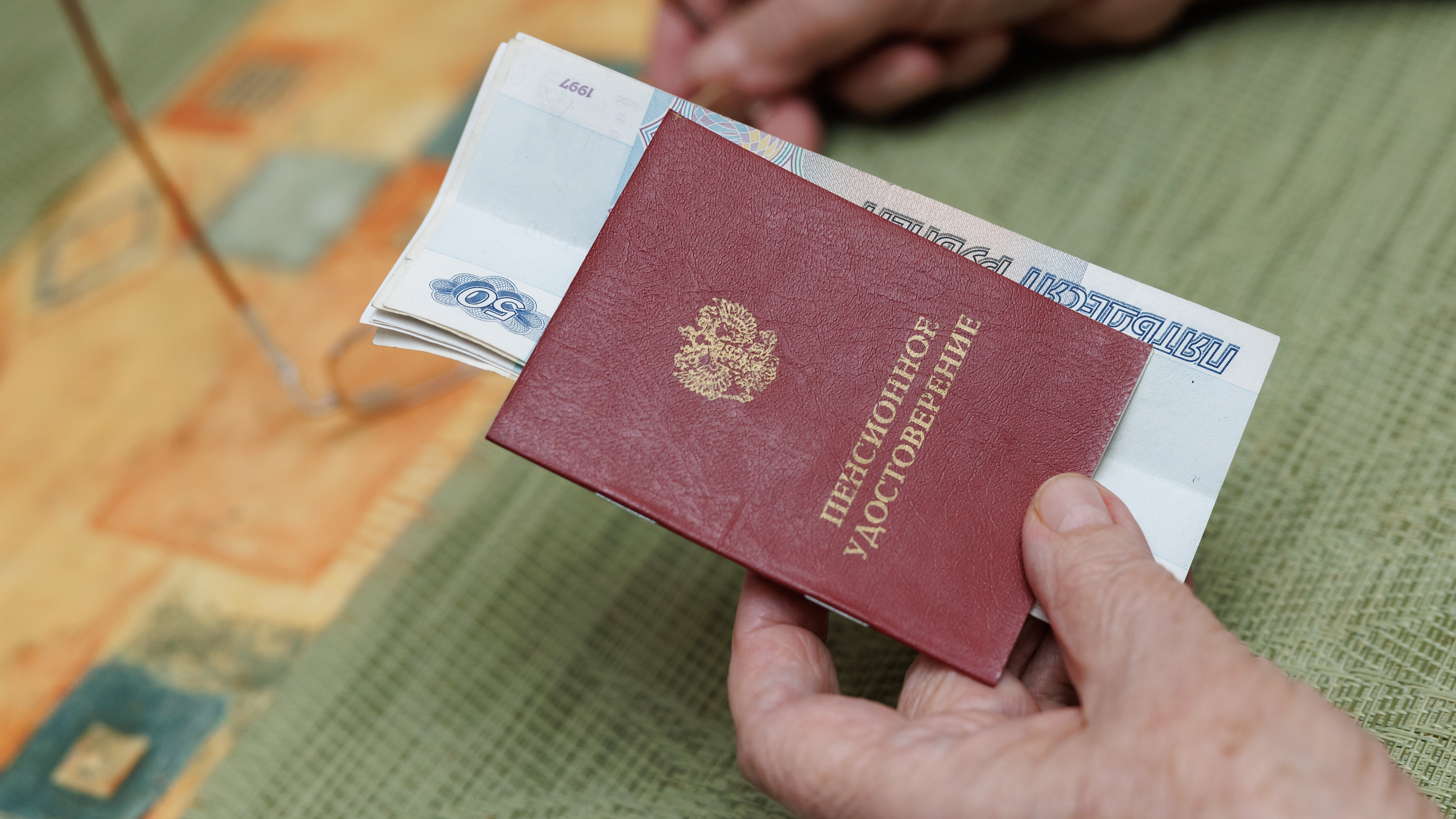 Жители Петербурга считают достойной пенсию в размере 60,3 тысячи рублей в месяц 