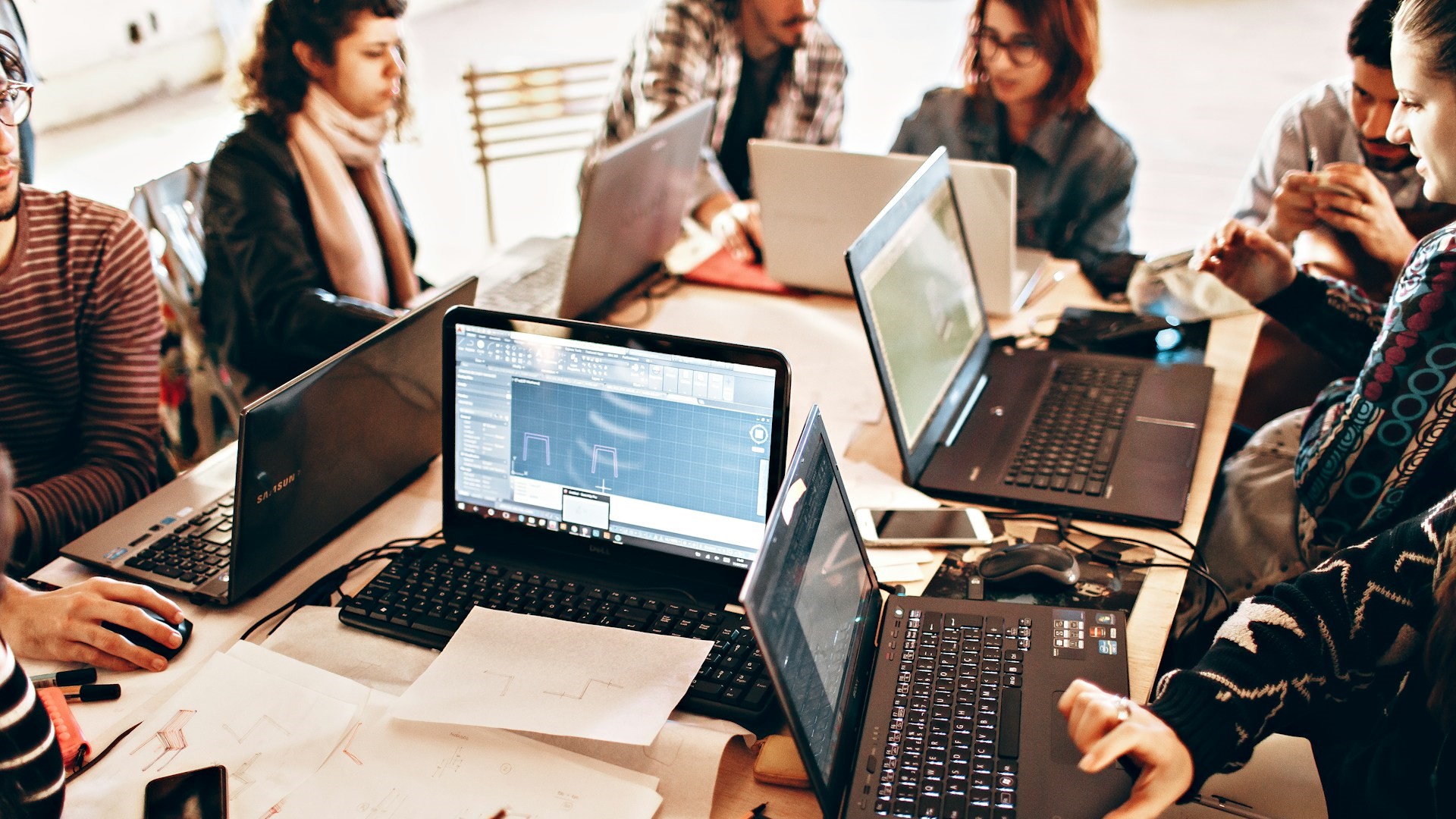 Развитие ИИ и навыков сотрудников стало приоритетом работодателей в Петербурге