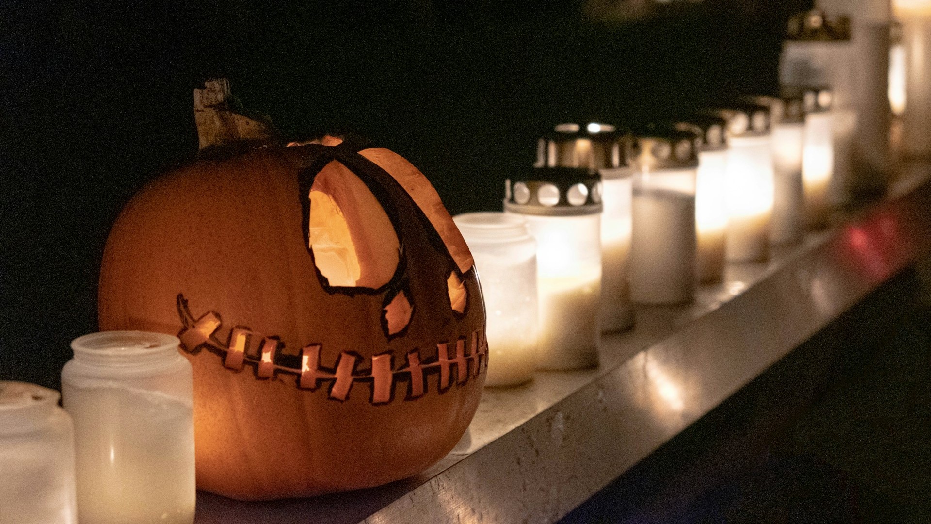 В Москве и Петербурге стремительно снижается интерес к Хэллоуину