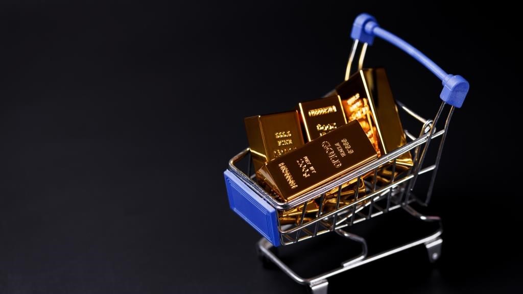 Россияне впервые за пять лет сократили закупки золота