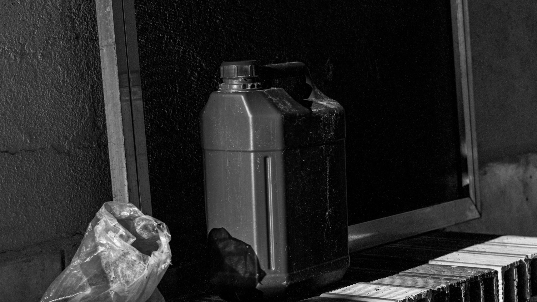 В Ленинградской области могут разрешить отпускать бензин в канистры до 10 литров