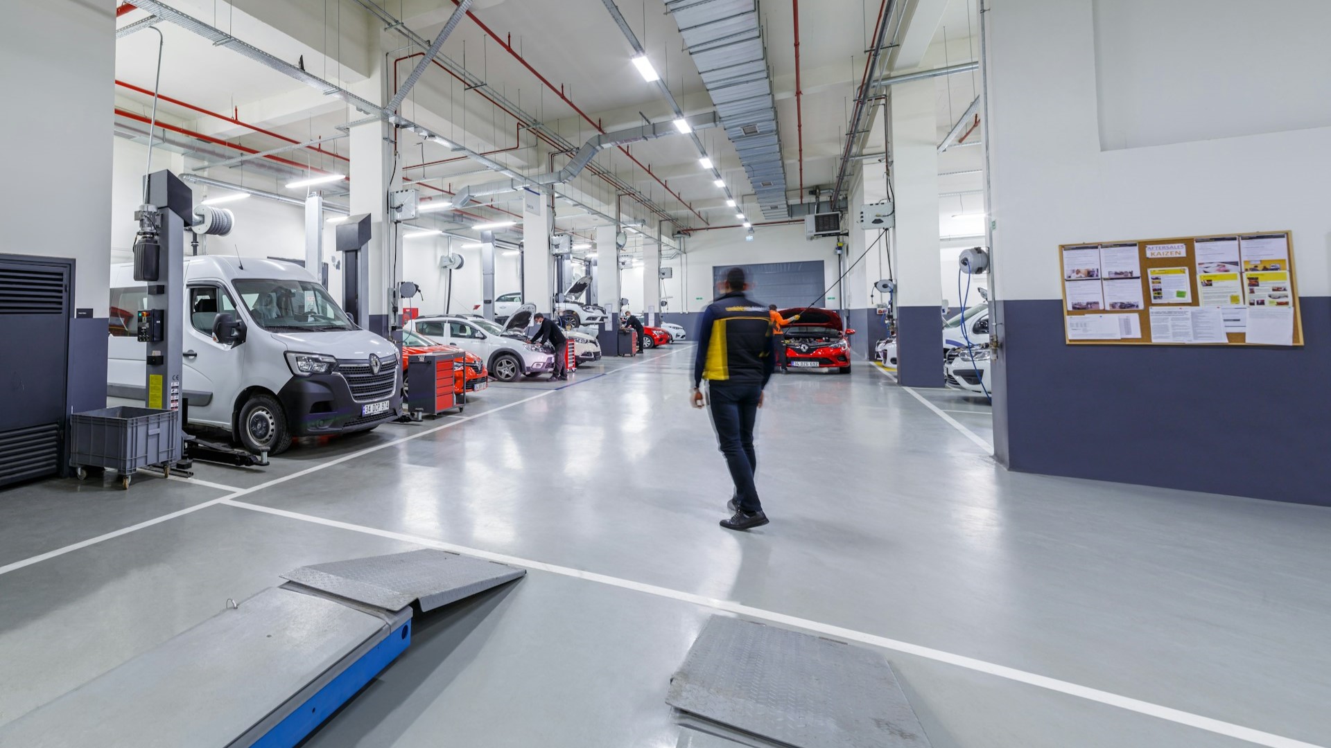 В Петербурге зарплатные предложения для сотрудников автосервисов выросли на 25%