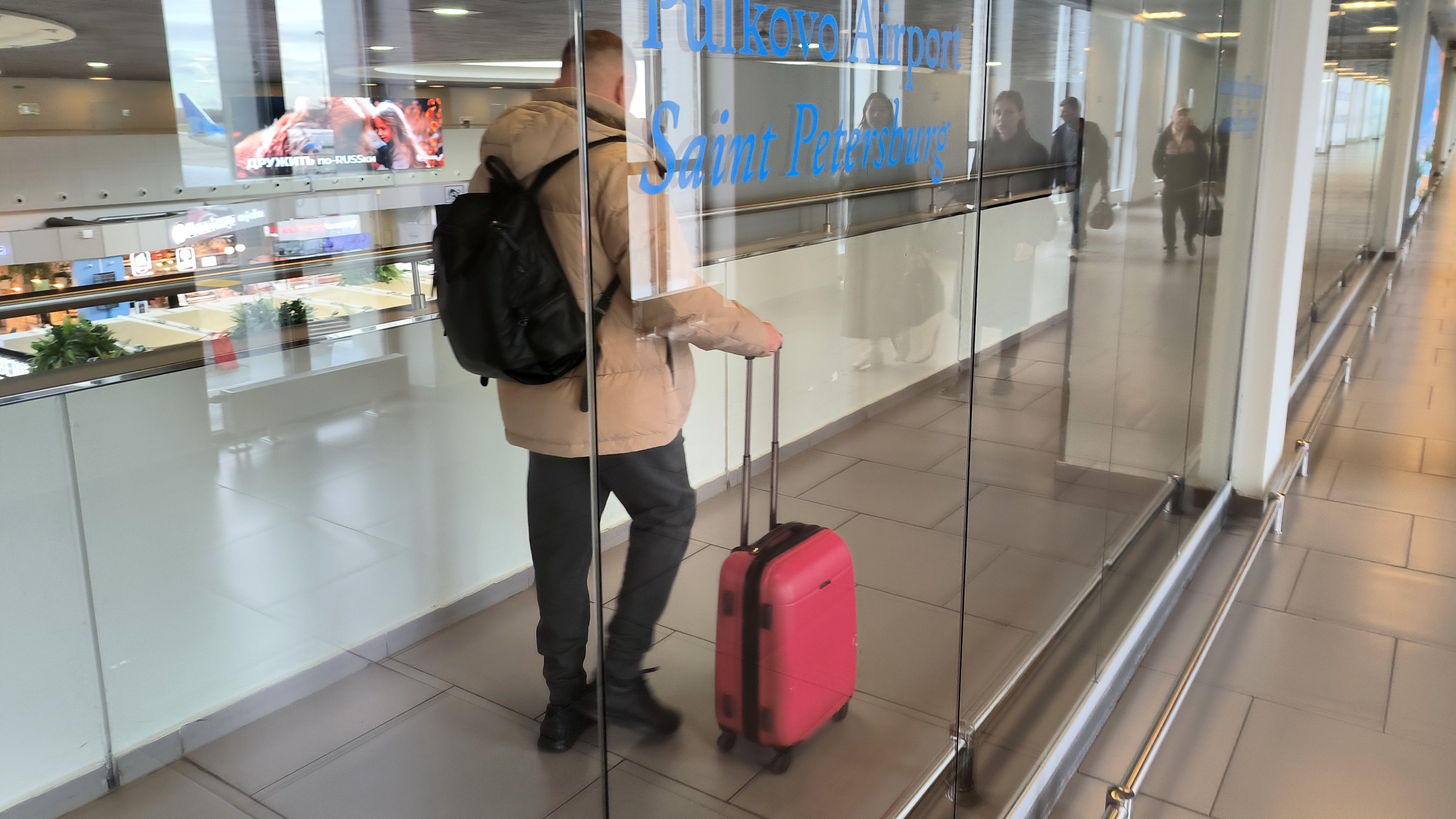 Названы популярные у петербуржцев направления для новогодних поездок