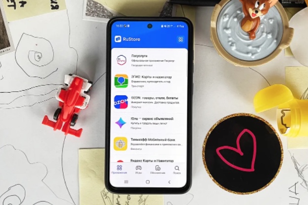 Об отечественном аналоге Google Play и батареях, способных работать до 100 лет