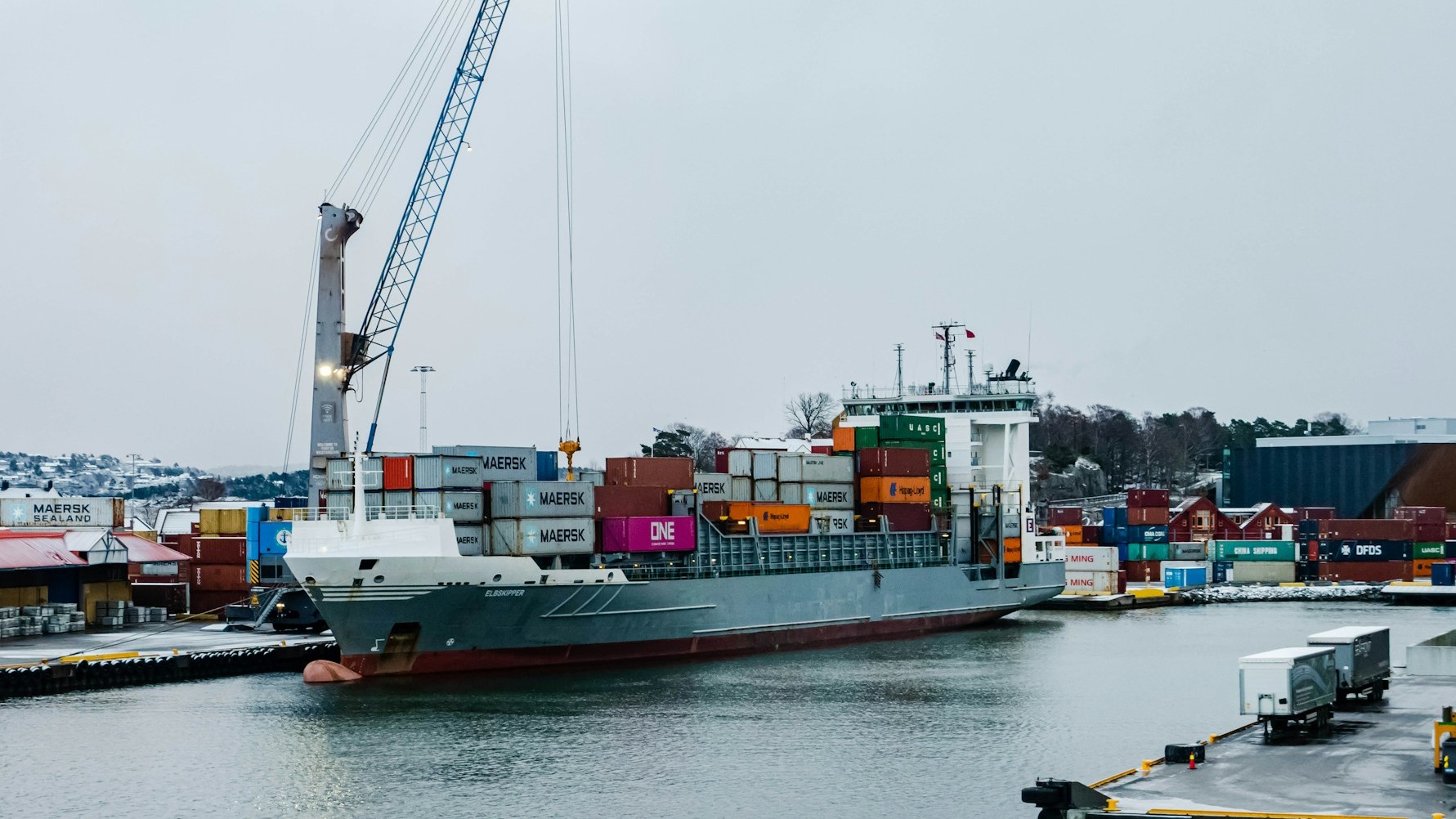 Объем внешней торговли России за десять месяцев 2025 года снизился на 3,5%