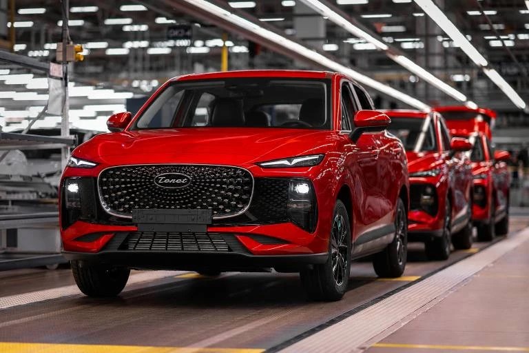 От «Соляриса» к китайским кроссоверам: новая жизнь автозавода в Сестрорецке