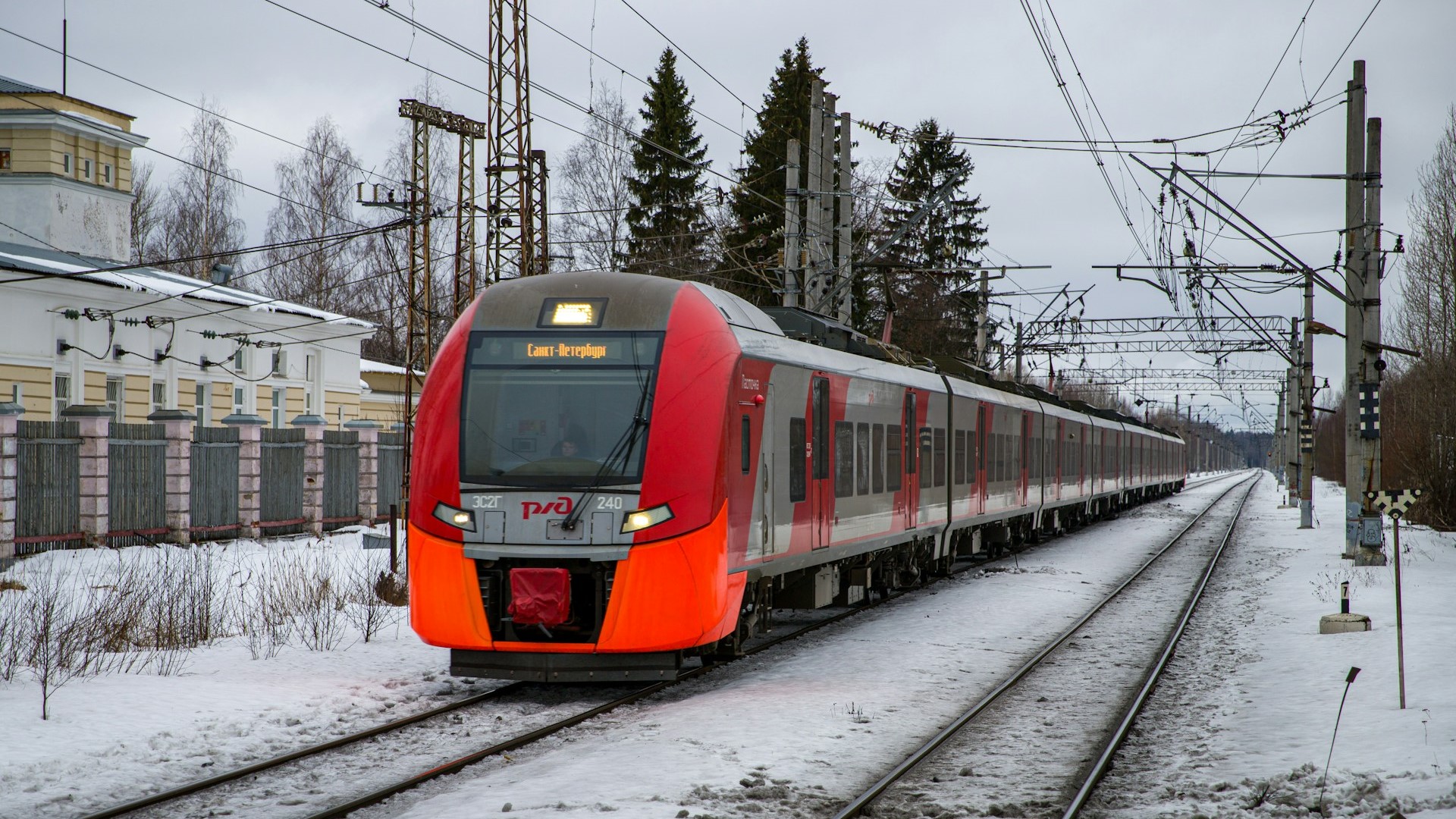 Ускоренная «Ласточка» в Великий Новгород за 6 месяцев перевезла 25 тысяч пассажиров