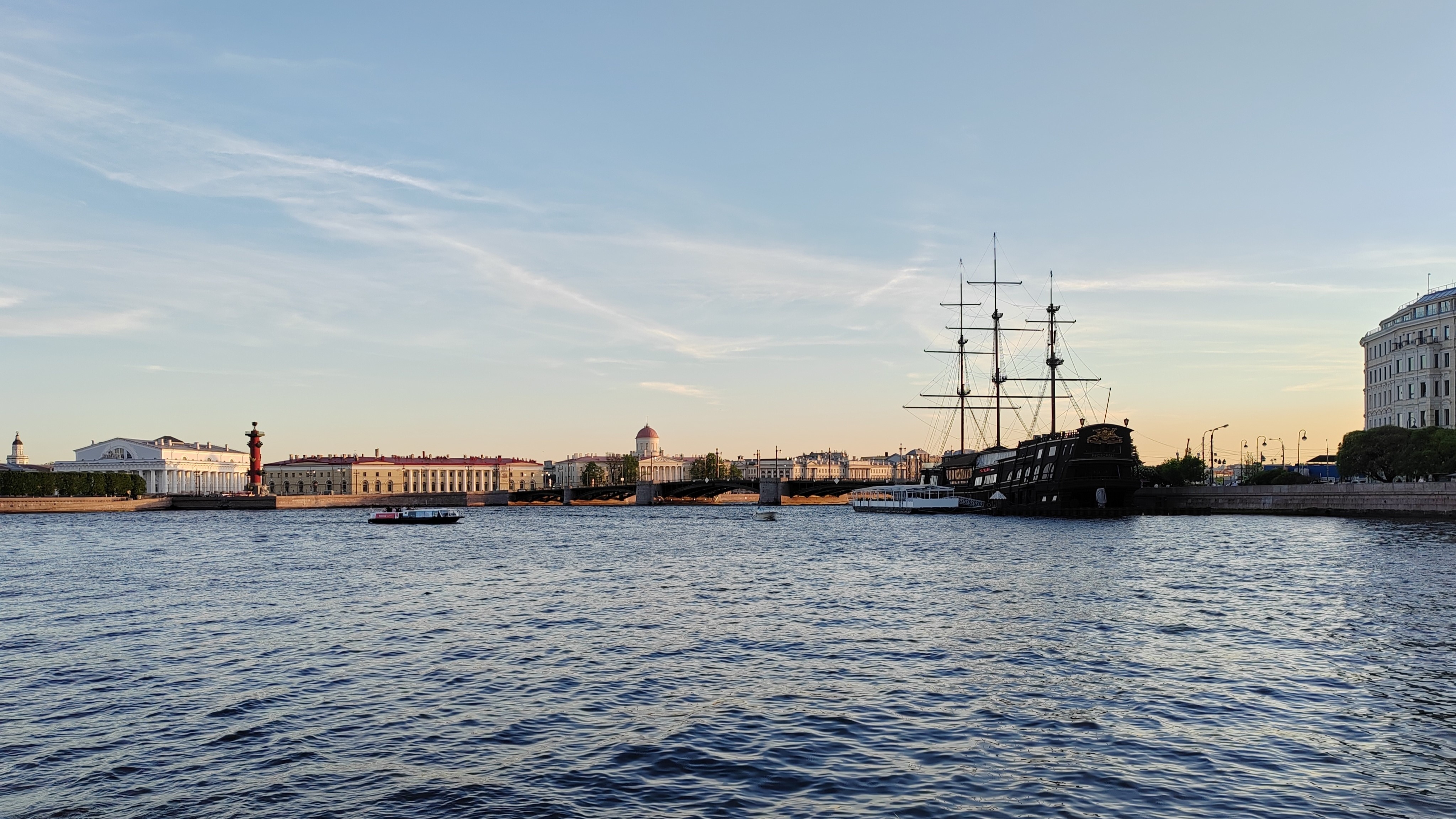 Петербург занял первое место в рейтинге городов для командировок мечты