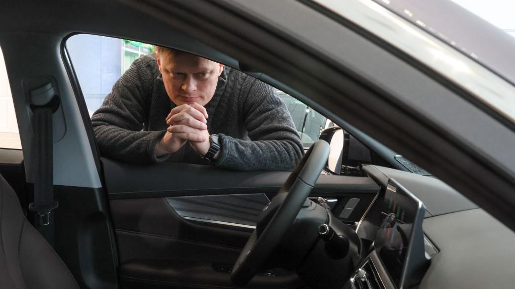 Россияне в 2025 году купили рекордное количество автомобилей с пробегом