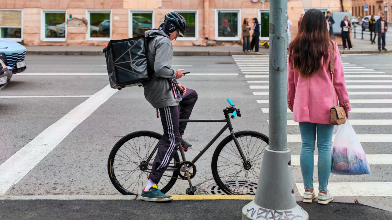 Аналитики назвали самые популярные вакансии для новогодних подработок в Петербурге