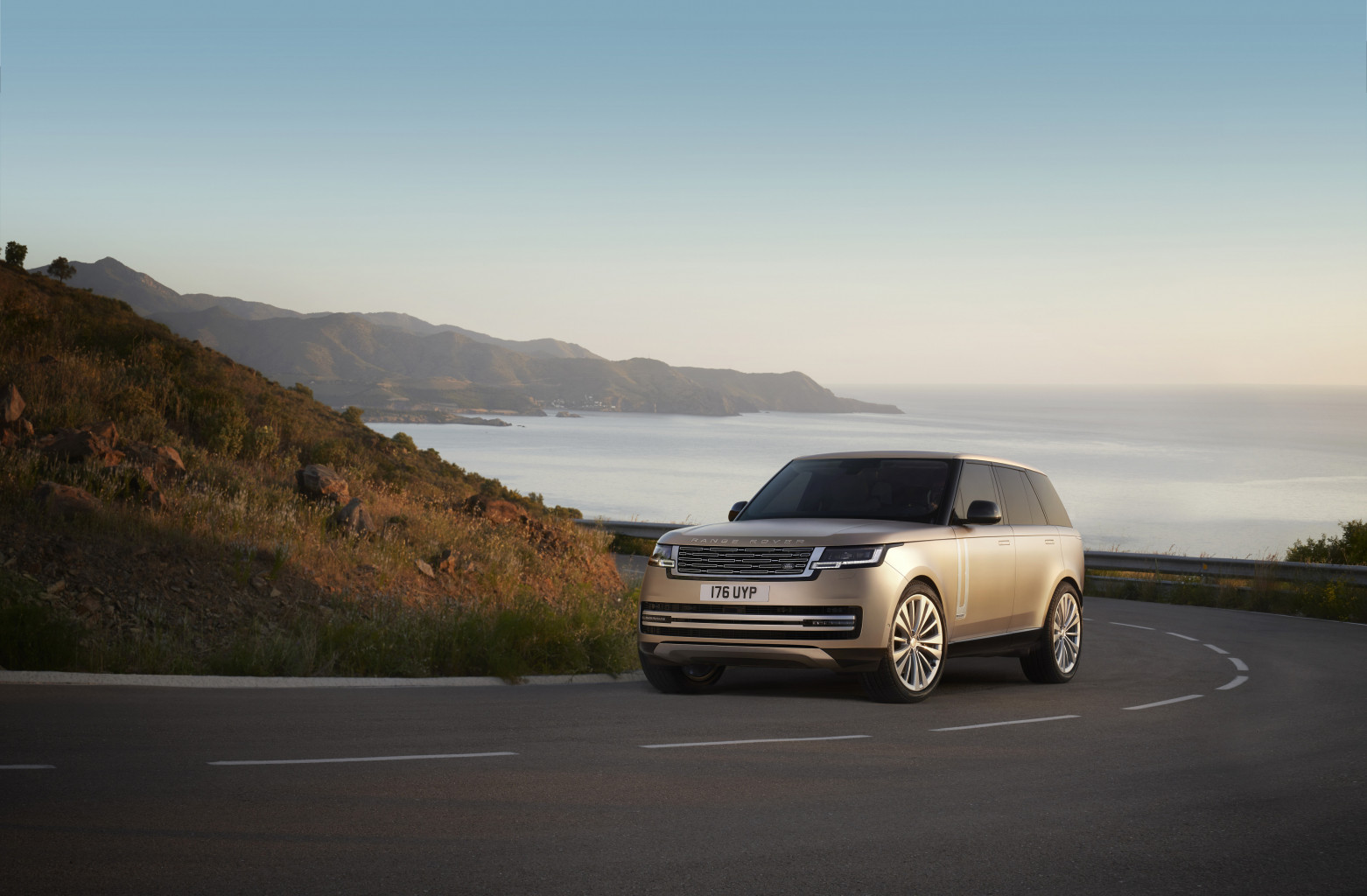 Новый Range Rover V поколения «подсмотрел» часть фишек у Rolls-Royce