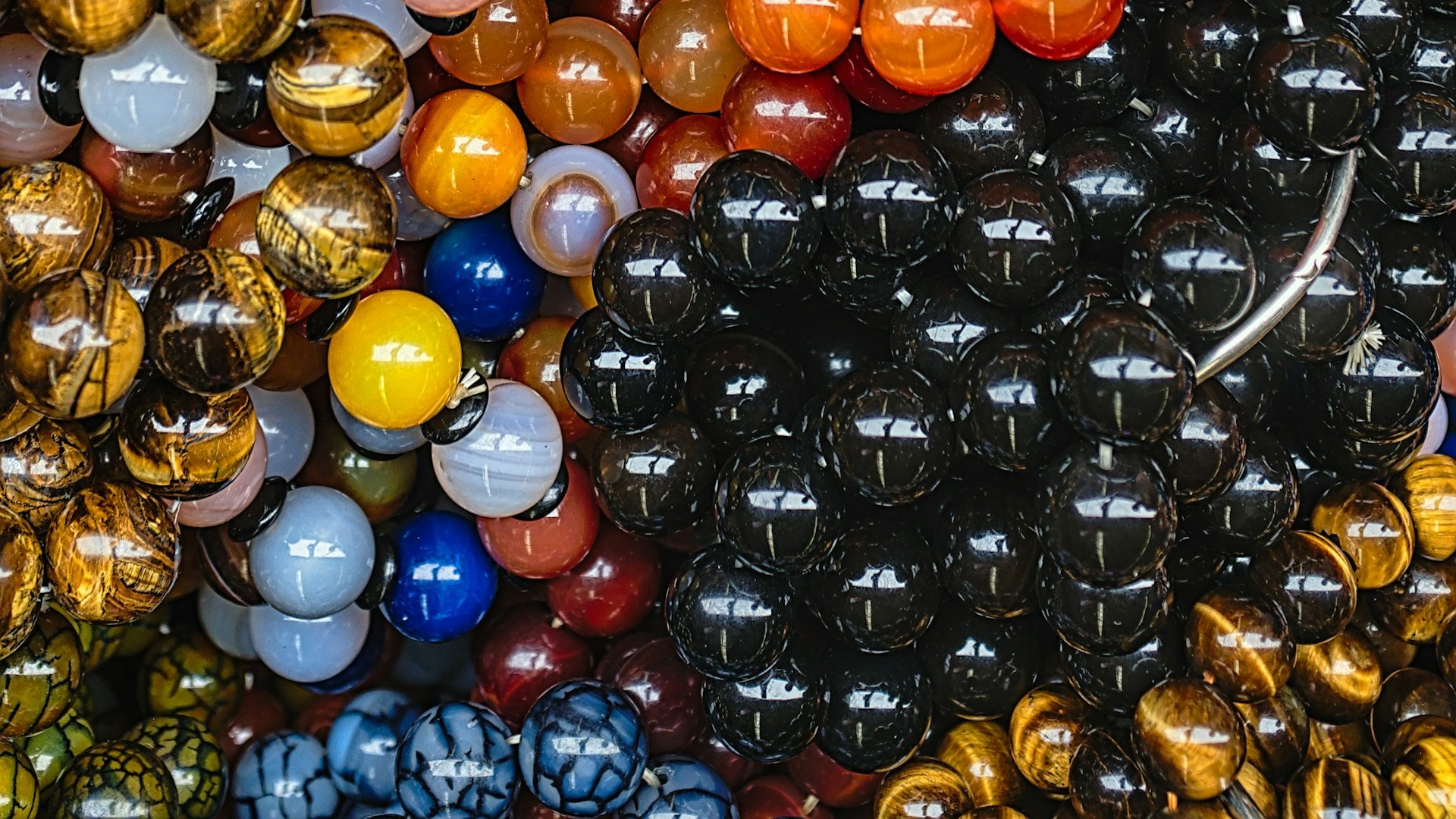 В Петербург не пустили 235 пакетов с радиоактивными бусинами