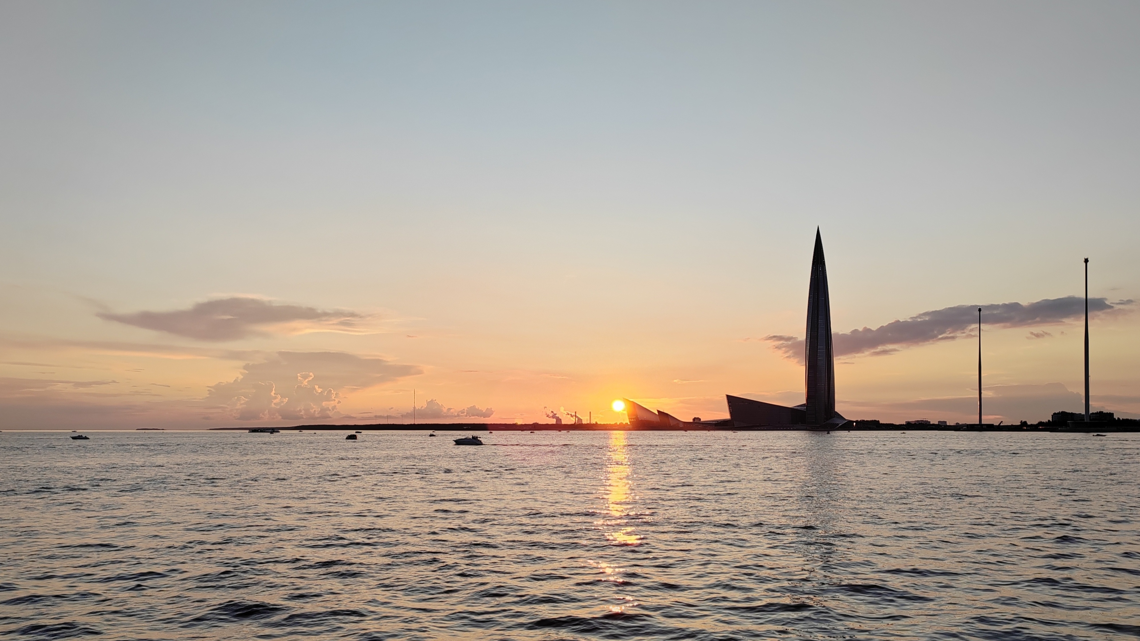 Use the News: поправки в бюджет, рост налогов, референдум по небоскрёбам