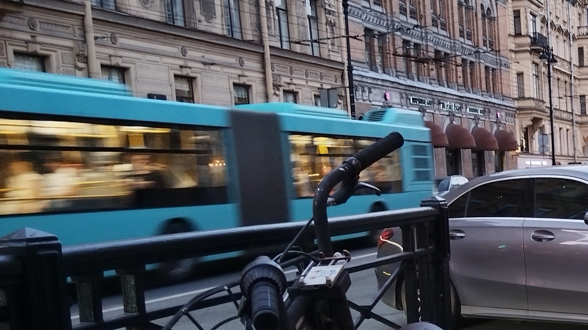 В Петербурге за бизнесом будут следить с помощью видеокамер на автобусах