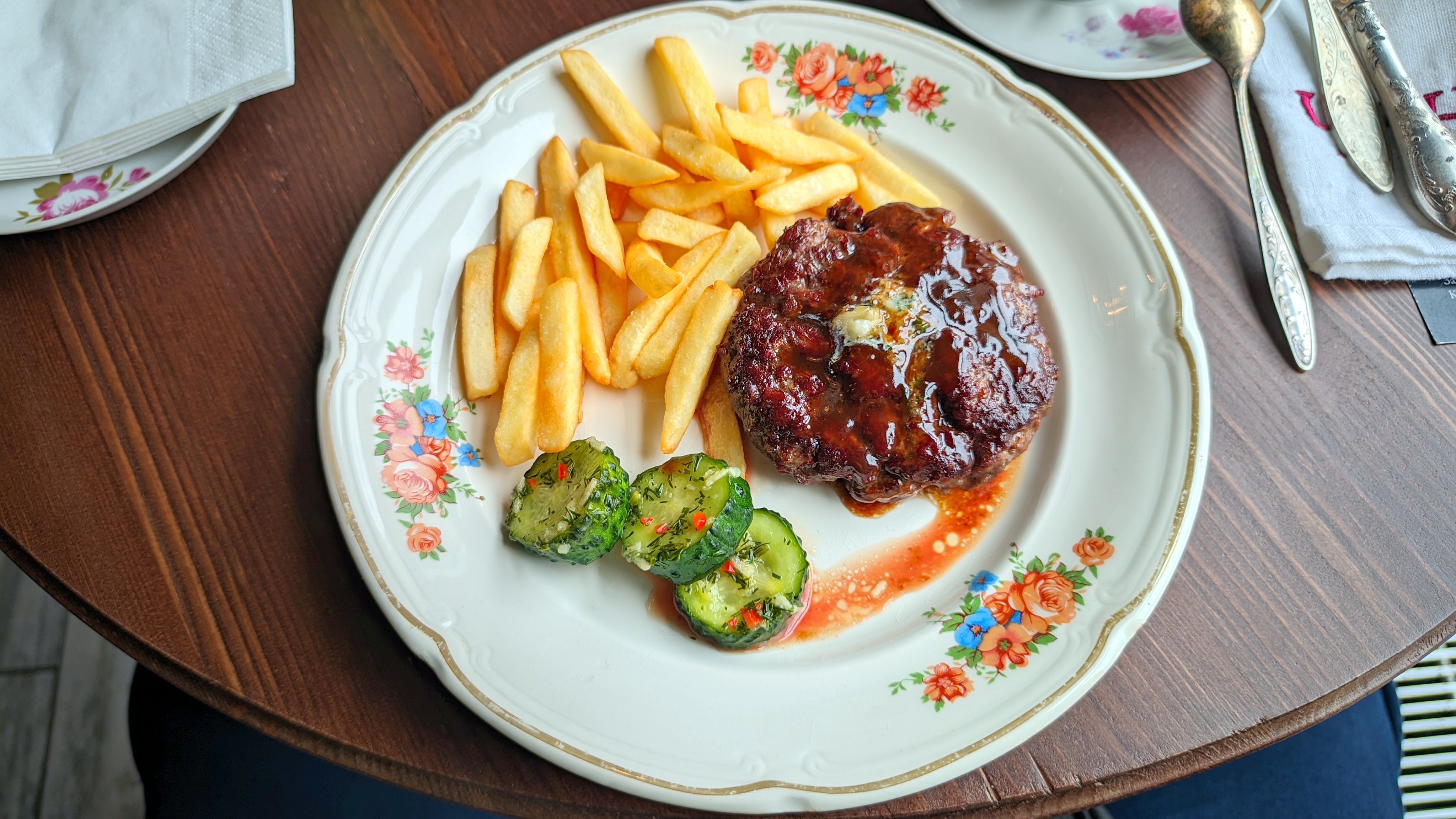 Ресторан «Чин» на 9-й линии Васильевского острова