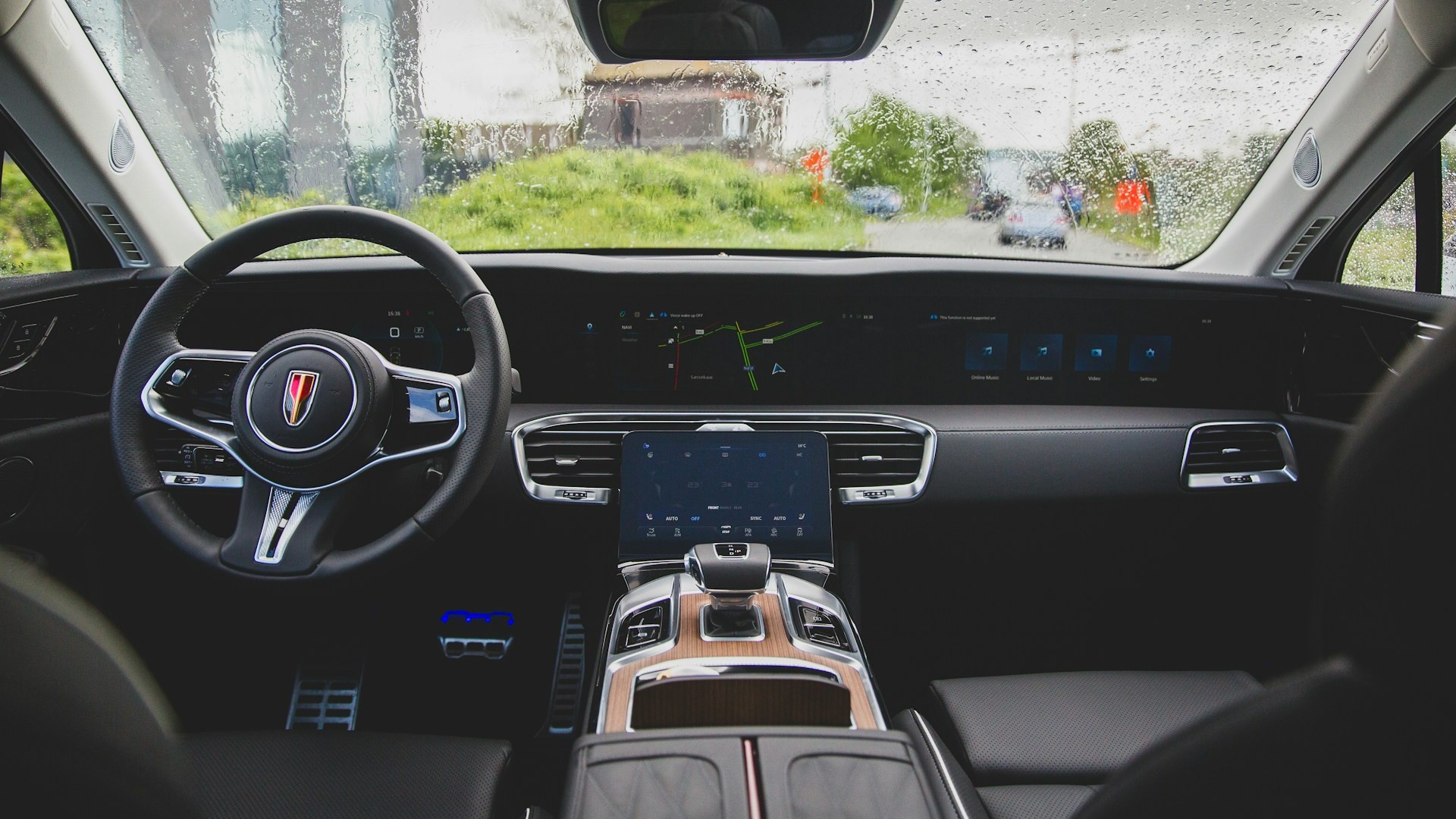 Официальным автомобилем ПМЭФ-2026 будет Hongqi